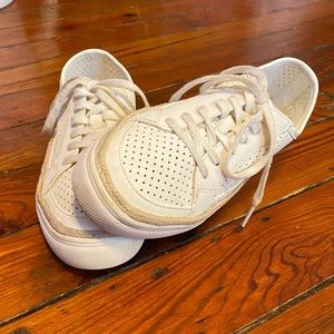 American Eagle Outfitters Womens White Casual Perforated Sneakers Size 7